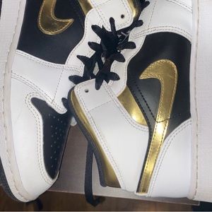 Jordan, barely worn, no box, no creasing no tags